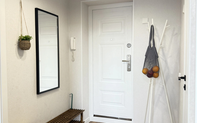 Skandinavskaya ryadom s trassoy M4 i tsentrom goroda Flat