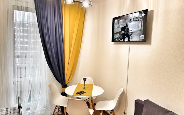 Квартира Loft Studio on Komendantskiy