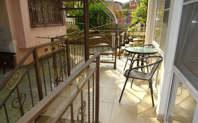 Dautiya Guest House