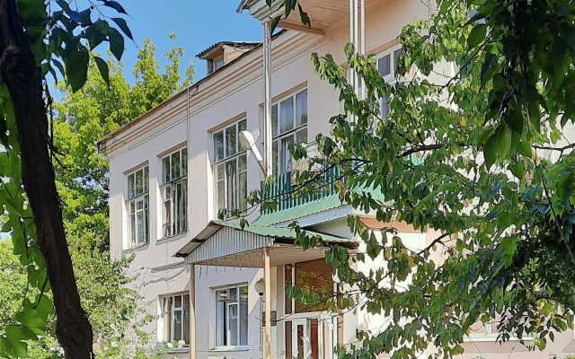 Dom Tvorchestva Goryachiy Klyuch Hotel