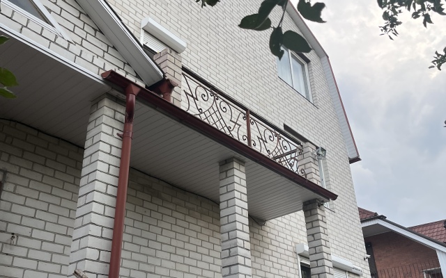 S Basseynom, Saunoy  i Kaminom Private House