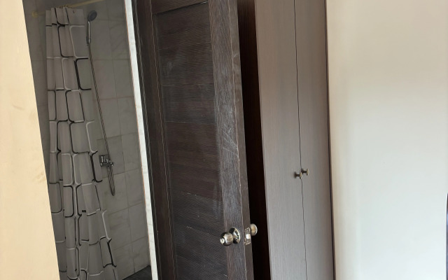 Lakoba 16 Guest House