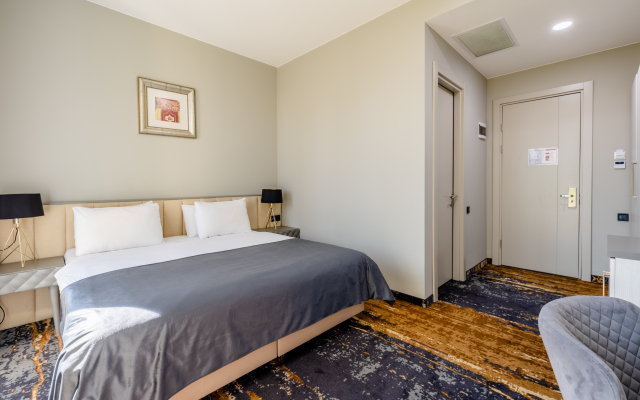 Brosse Garden Hotel