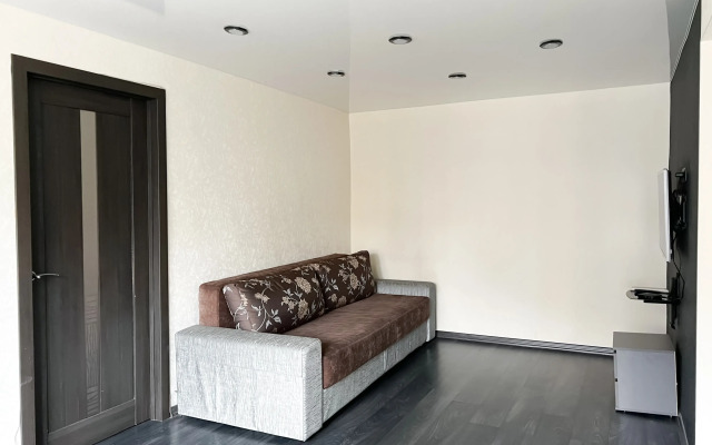 Квартира 2-комнатная на Коминтерна 17