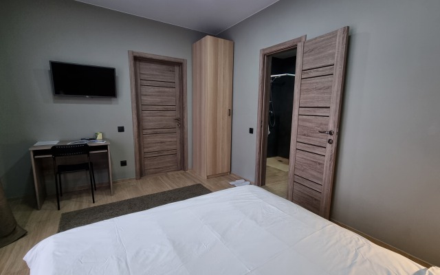 Ostrovskogo 11 Guest House