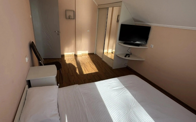 Kiparis Guest house