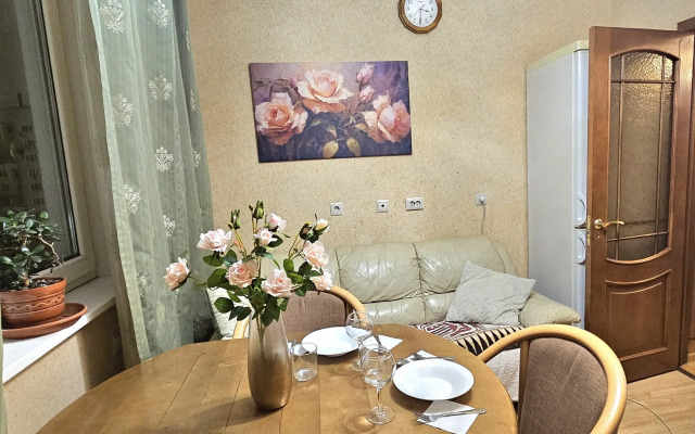 Квартира Трехкомнатная Большая в Центре Москвы