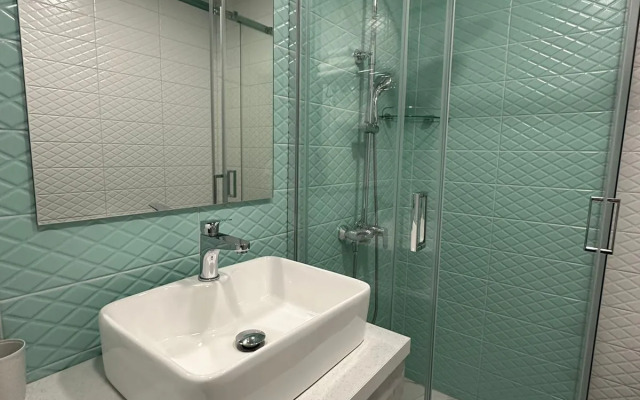 Апартаменты-студия 30 кв.м. с кроватью и балконом, 14 этаж