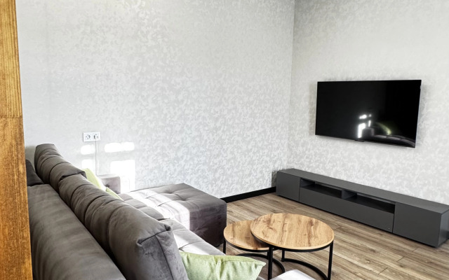 Uyutnaya S Vidom Na Gory Flat
