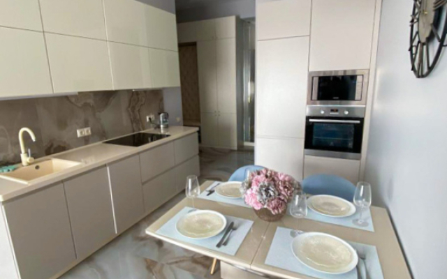 U morya v Tsentral'nom Sochi Flat