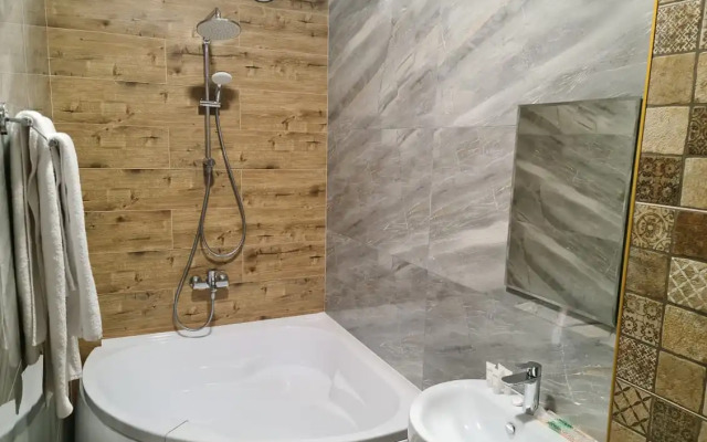 Riverside-Express Hotel