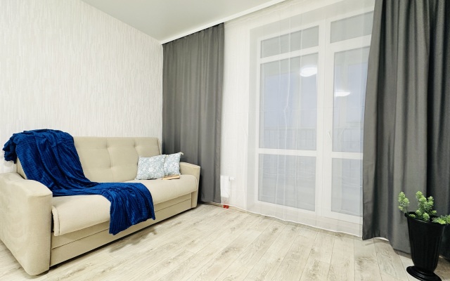 Uyutnaya Evro-dvukhkomnatnaya na 23 etazhe Flat