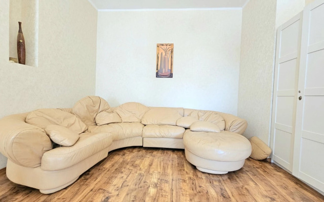 V Tsentre Goroda Private House