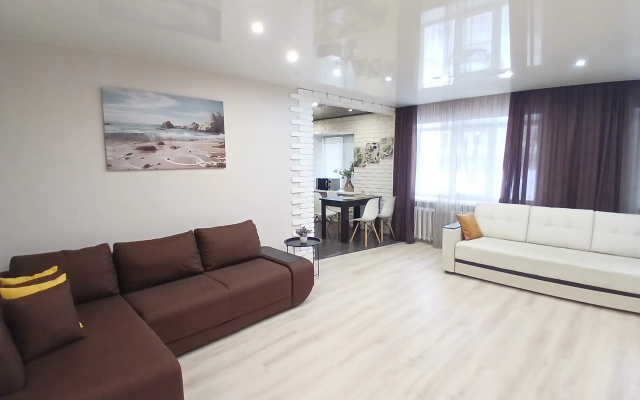 Apartamenty 2h k. na Galkinskaa 107 u Vokzala