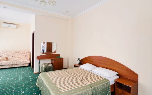 Sezonnyy Otelj Maks Hotel