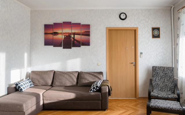 Sunny Volkov 21 Flat