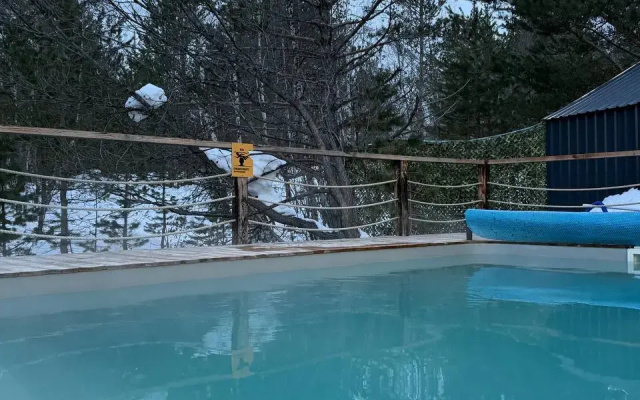 Шале River House