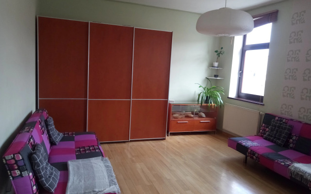 1926 God Alleya Luizy Flat