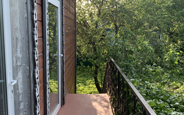 S Otdelnym Vkhodom I Zaezdom Private house