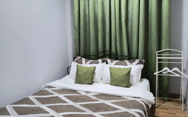 Zvyozdnoye Trio Flat