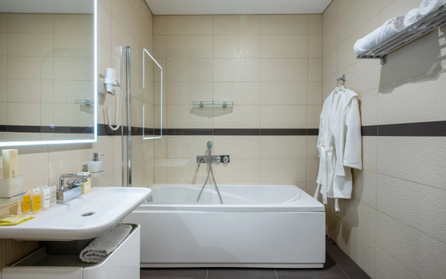 Rockmond 58 Junior Suite 7