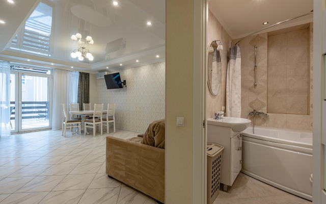 Dvukhetazhnaya S Terrasoy Otdykh U Ruchyya Flat