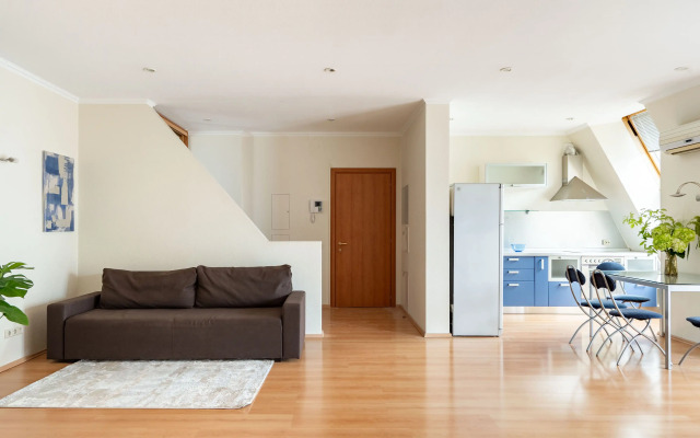 Апартаменты с балконом на набережной канала Грибоедова