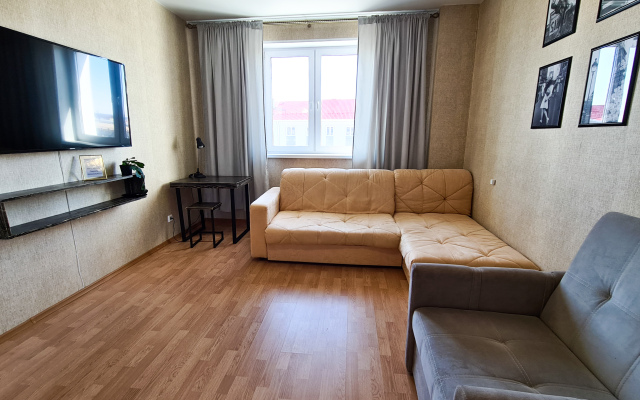 Апартаменты Тундровая 12 трехкомнатная