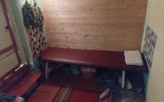 Частный дом У Пруда с Банькой и Беседкой