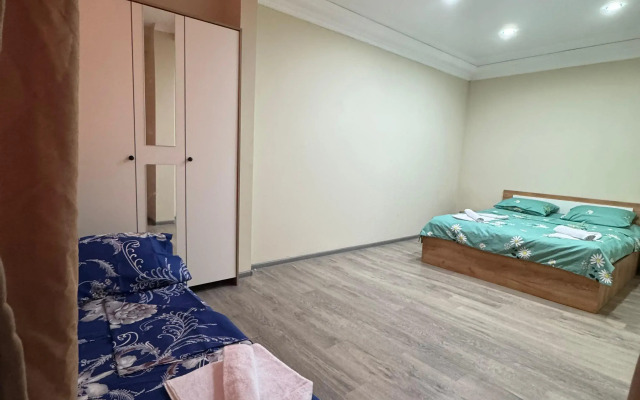 Dvukhkomnatnaya Dlya Bolshoy Semyi Flat