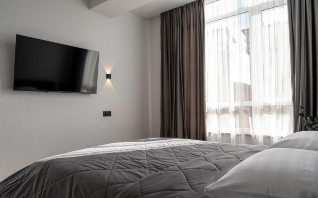 Bolshaya I Stilnaya S Vidom Na Gory Flat