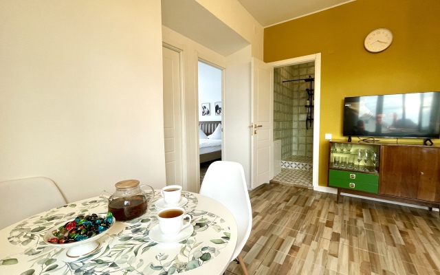 3-Kh Komnatnaya Kvartira S Mangalnoy Zonoy Flat