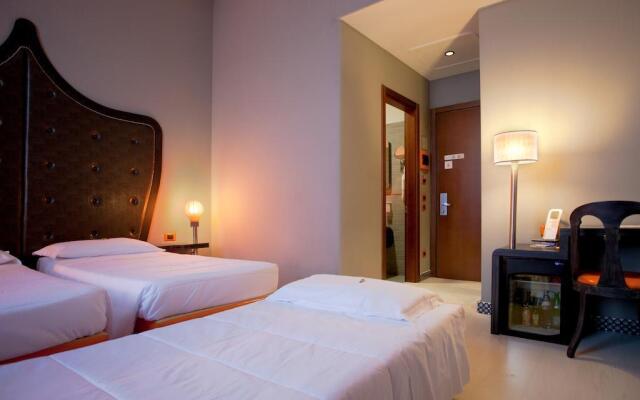 Orange Hotel
