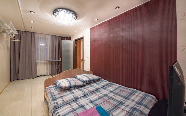 Uyutnaya Dvukhkomnatnaya  V Tsentre Flat