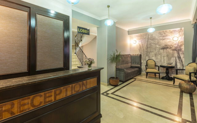 Raymond Old City Hotel