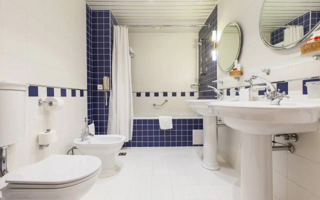 Отель Амбассадор