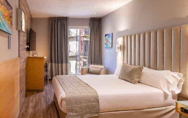 Double room (full double bed)