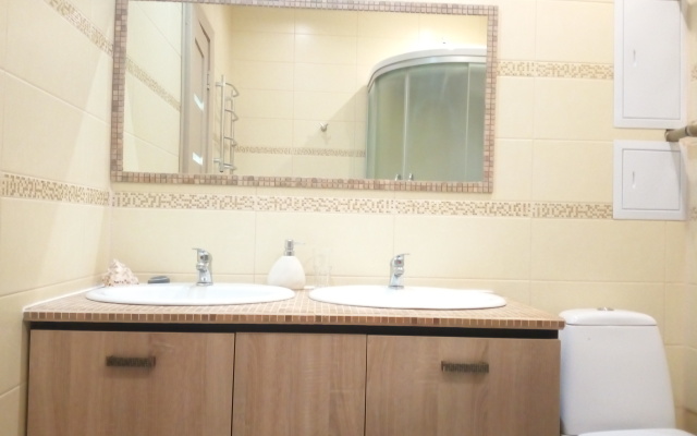 Kvartira Na Naberezhnoy Apartments