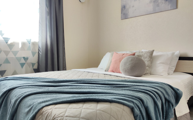 Panda Home s vidom na most vlyublennykh Apartments