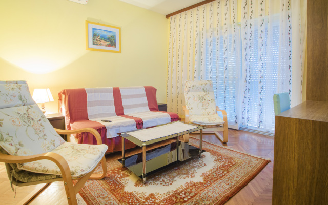 Karmelic Apartments
