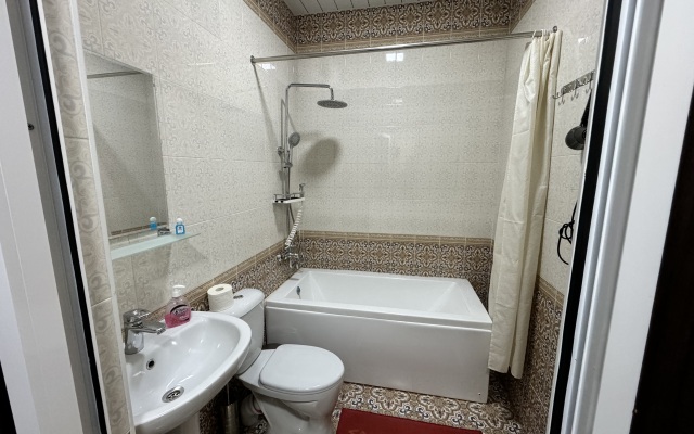 Qamar Hotel