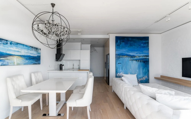 Апартаменты на первой линии главной набережной