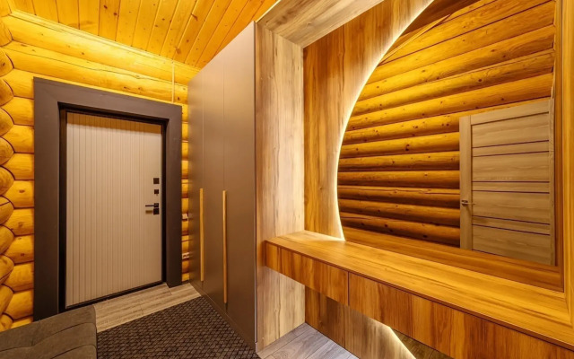 Частный дом в поселке Разливы-1, 8Б