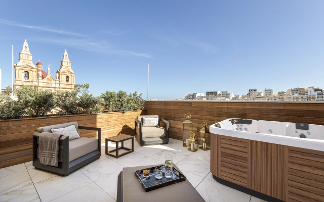 Lure Hotel