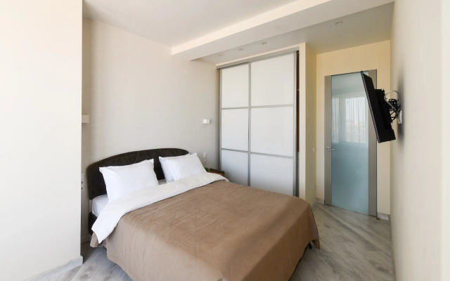 Na Ulitse Tolstogo 40a Flat