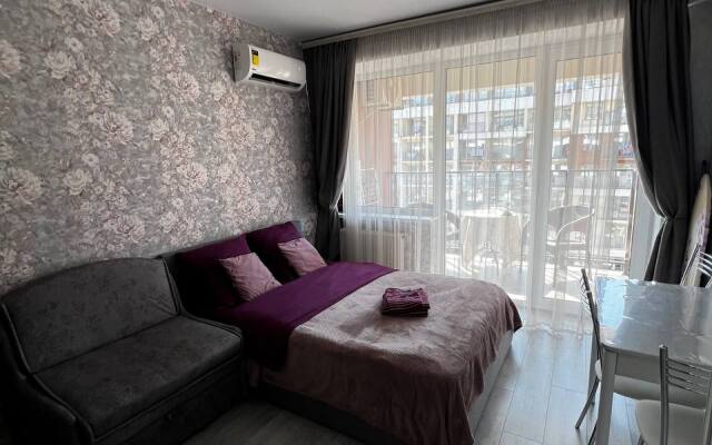 Studiya U Morya Flat