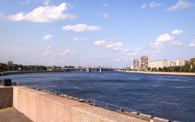 Квартира с видом на Неву