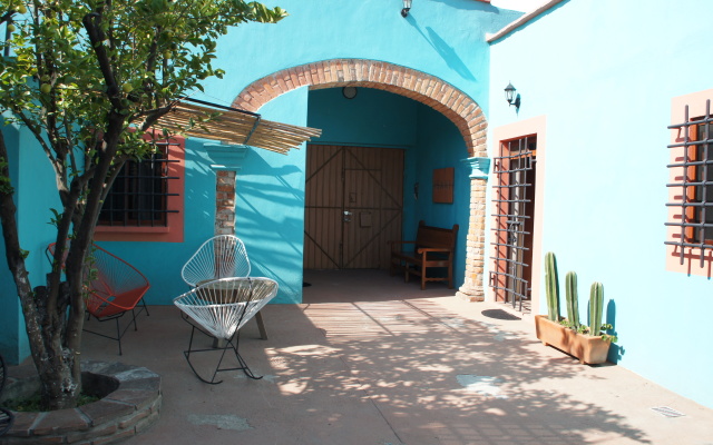 Casa IsakiGuest House