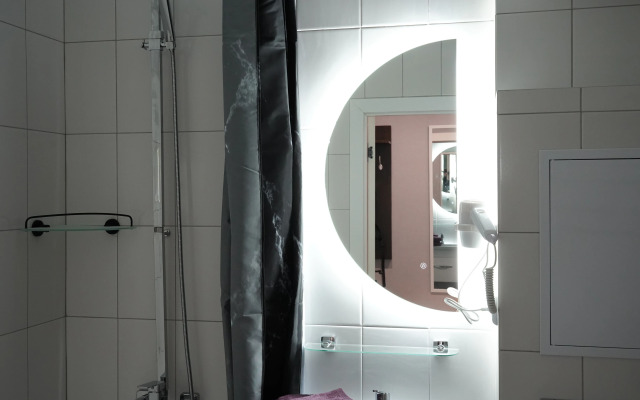 Uyutnaya Studiya S Lodzhiey Apartment