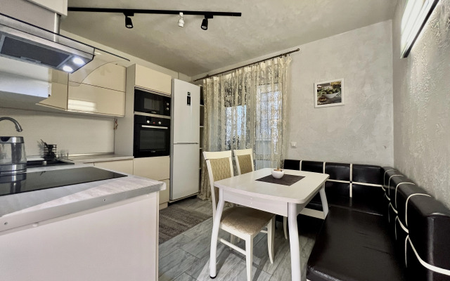 Atmosfernaya Kvartirka V Samom Tsentre Bresta Apartments